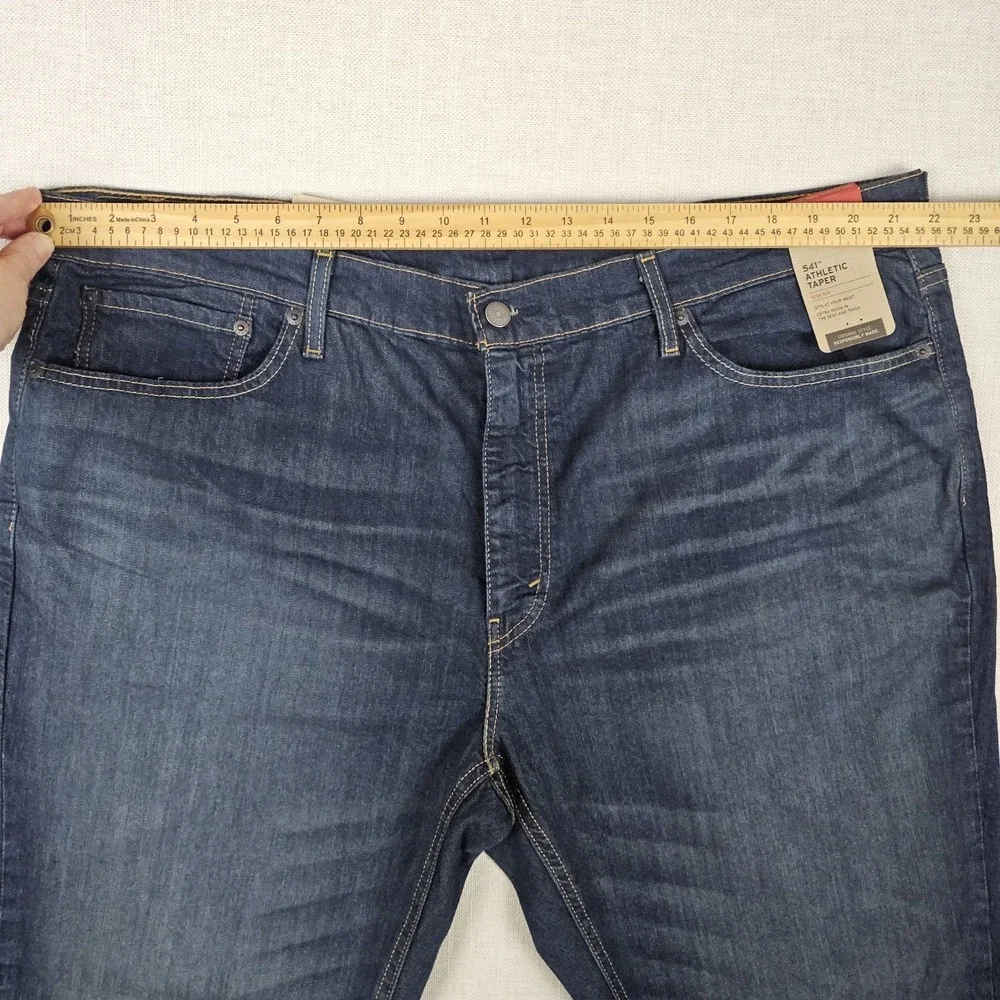 Levi's 541 Athletic Fit Denim Jeans Mens 44 x 30 Blue Medium Wash  NWT